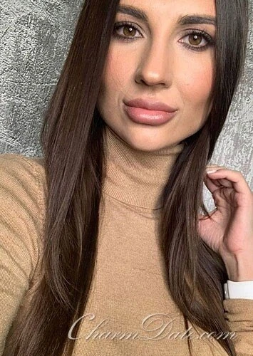 Yana Profile image 2